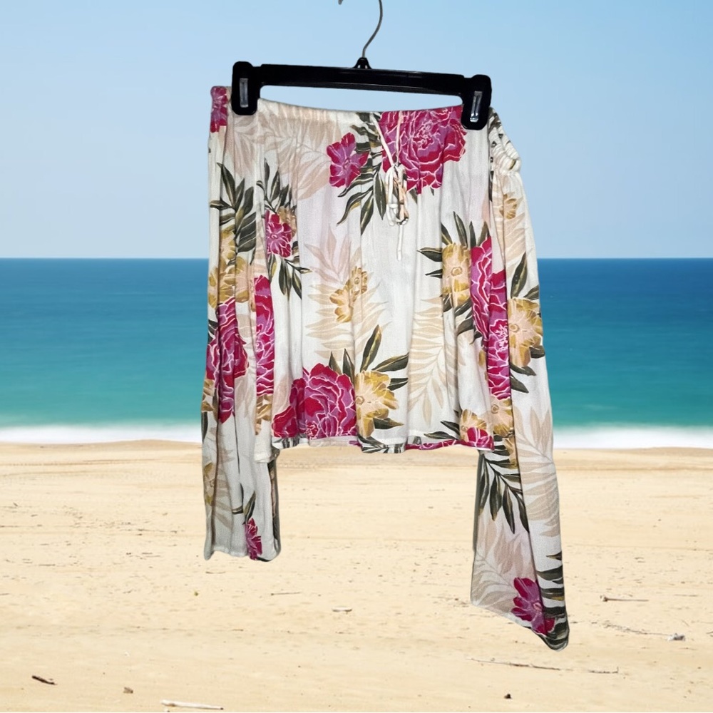 Billabong “Light it Up” off the shoulder, cropped top size L Perfect for Summer